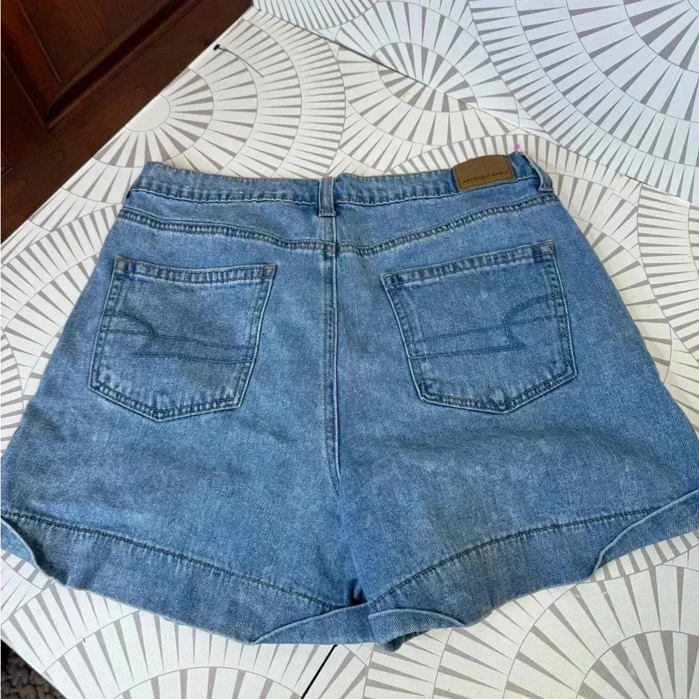 American Eagle‎ Women’s Cuffed Mom Shorts Size 10